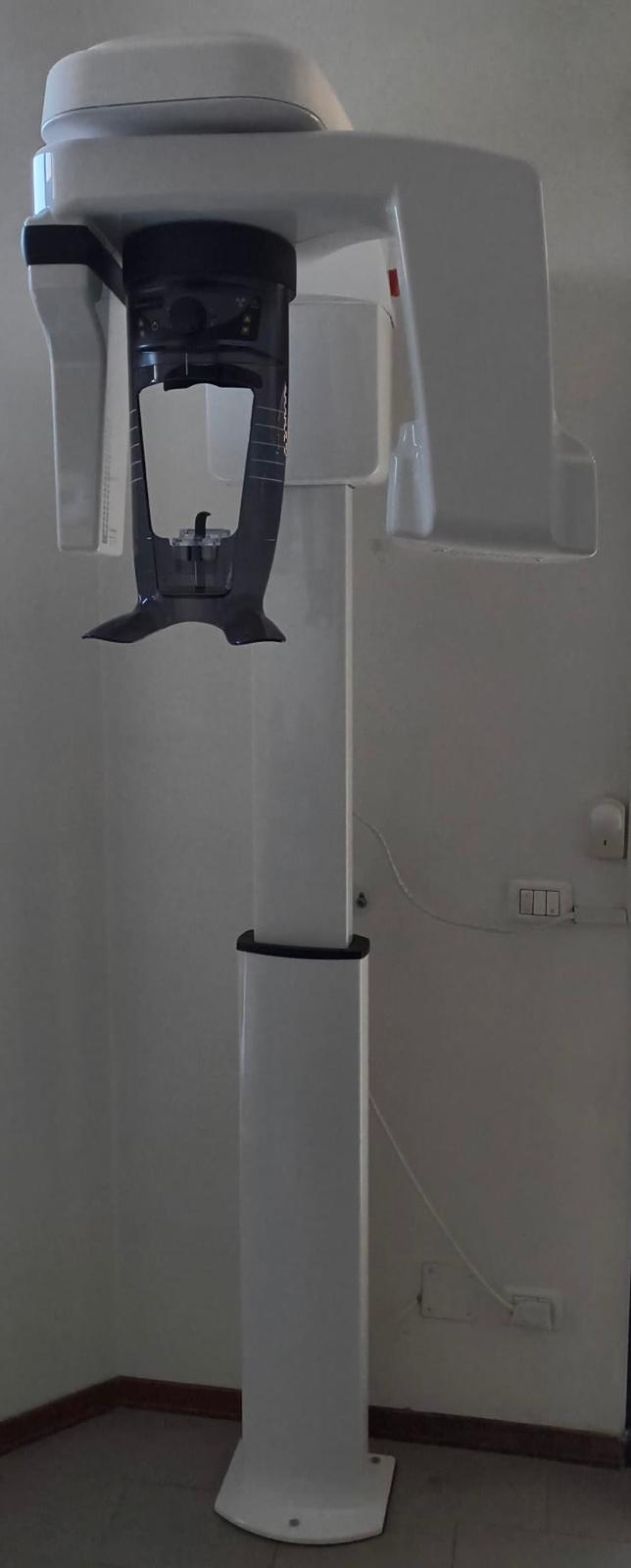Carestream Dental Panoramico CS 8100 completo di computer - foto 1