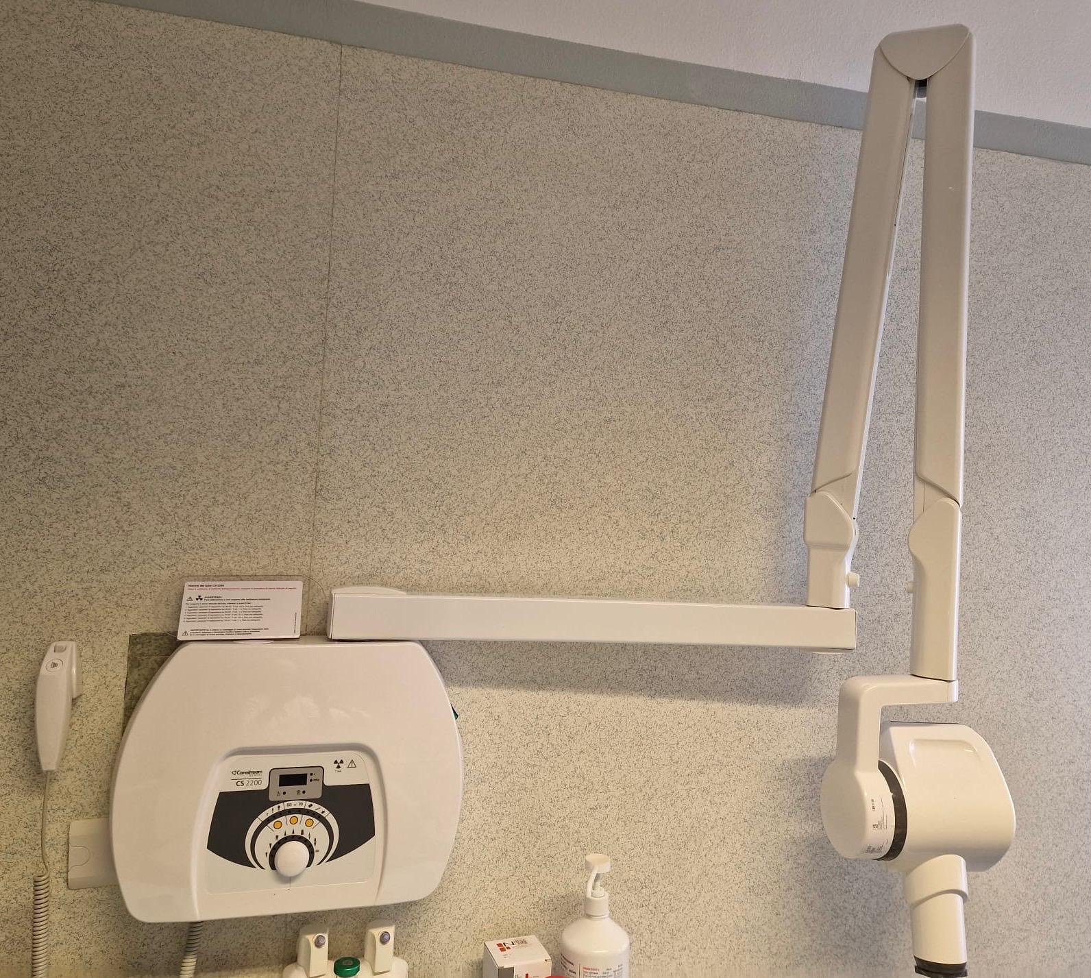 Carestream Dental Radiografico CS 2200 mod. Irix ad alta frequenza corrente continua con estensione 205 cm - foto 1