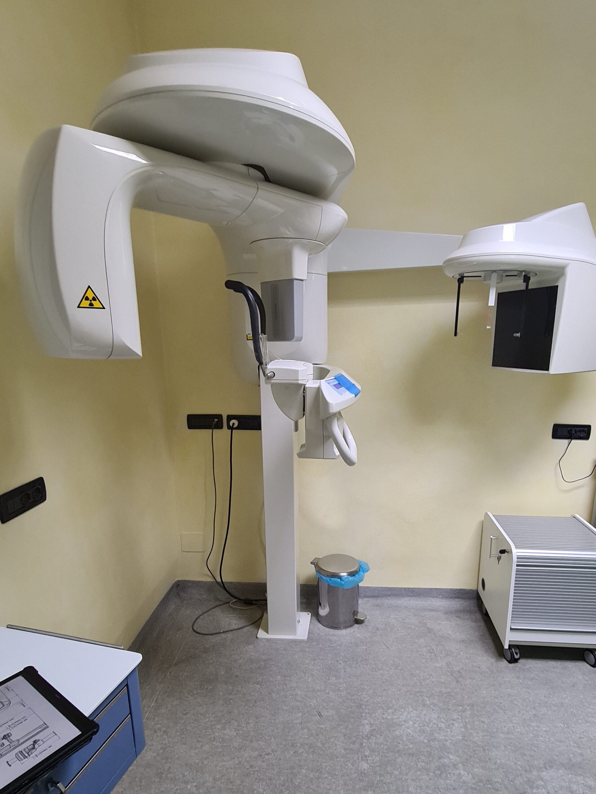 Carestream Dental Panoramico K 9000C completo di computer e braccio cefalometrico